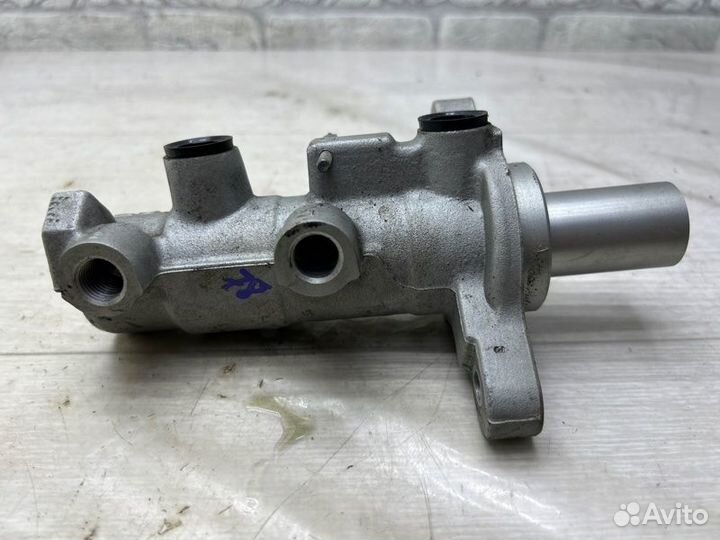 Главный тормозной цилиндр Ford Transit 8