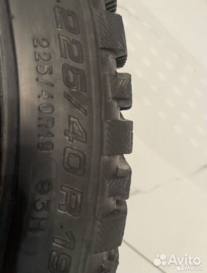 Michelin X-Ice North 4 225/40 R19