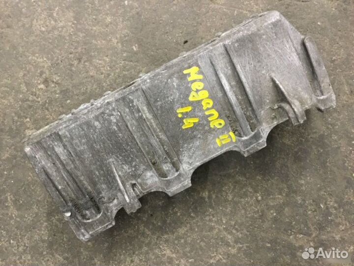 Кронштейн топливной рейки Renault Megane 2