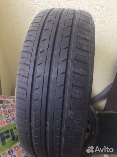 Yokohama BluEarth-ES ES32 215/60 R16 99