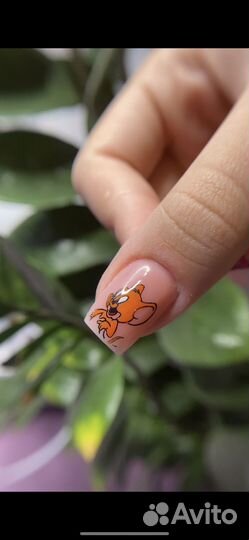 Модель на маникюр и педикюр