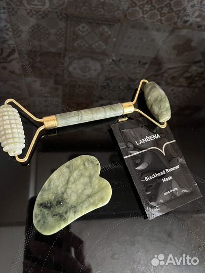 Роликовый массажер и скребок гуаша