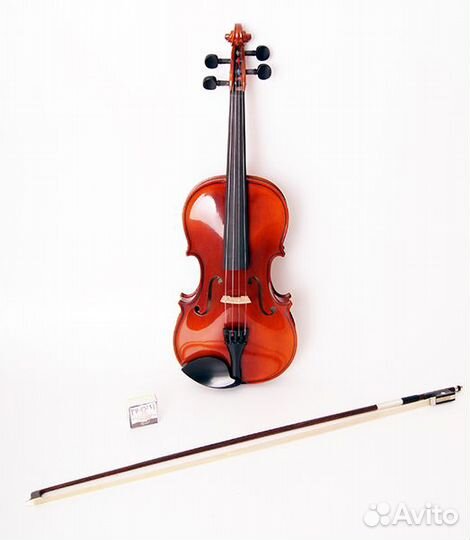 Скрипка 4/4 в футляре со смычком