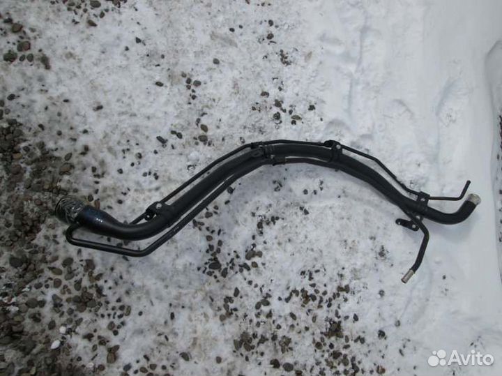 Горловина топливного бака Toyota Rav4 ACA31