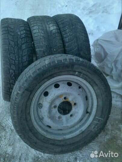 R16 Michelin 4X4 A/T 215/65, PCD 5x139.7 DIA 98.6