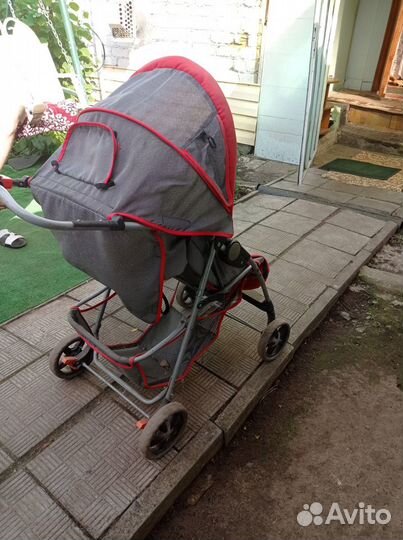 Прогулочная коляска