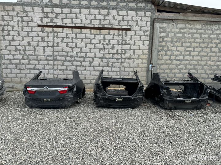 Крышкк богажника Toyota camry v50