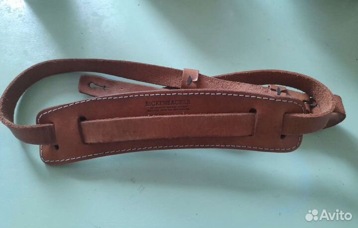 Кожаный гитарный ремень Rickenbacker