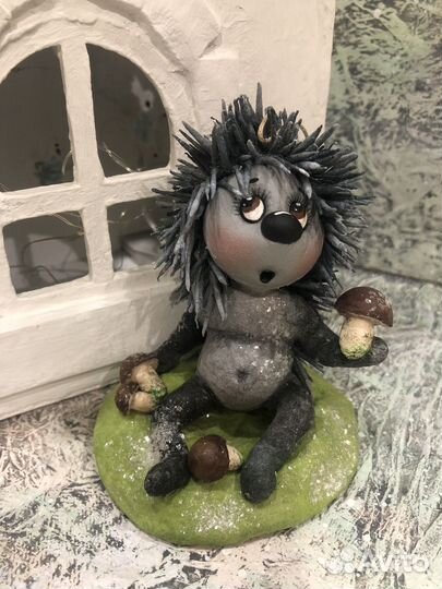 Ватная елочная игрушка Ежуля с грибочками