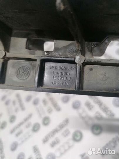 Кронштейн переднего бампера Фольксваген Гольф 5