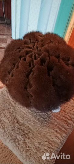 Продам женскую натуральную норковую шапку