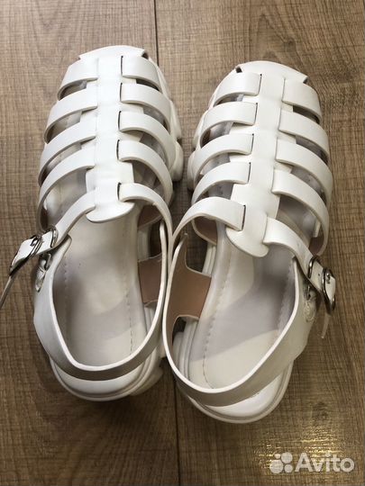 Сандалии белые 38 размер