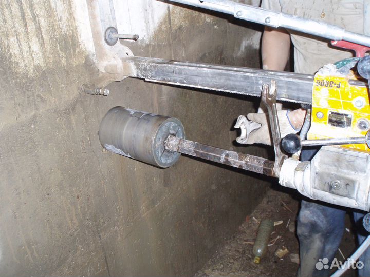 Алмазное сверление отверстий и алмазная резка в ст