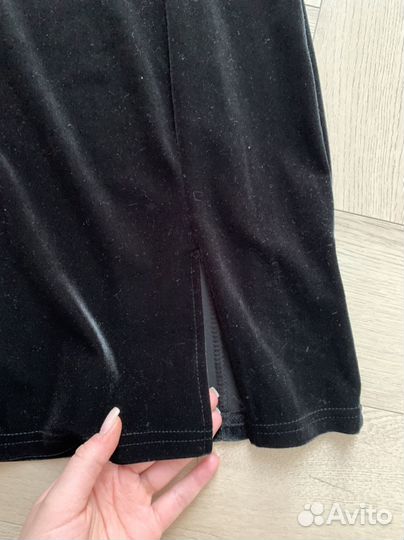 Платье мини с разрезом