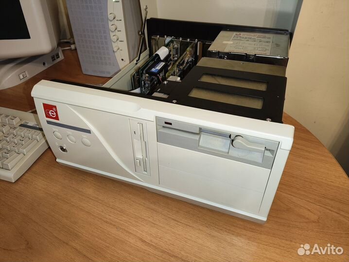 Ретро компьютер 80386 в корпусе 