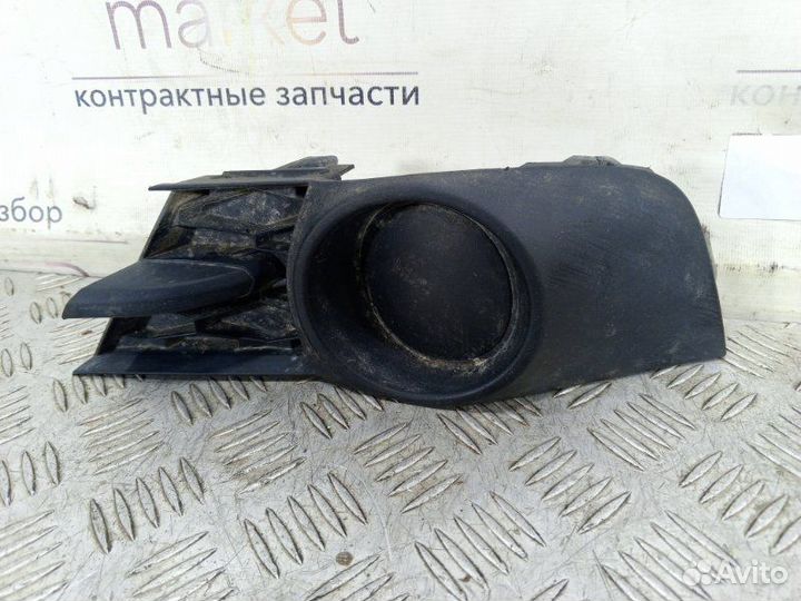 Накладка противотуманной фары передняя правая Лада