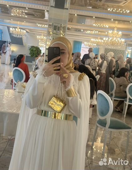 Вечернее платье