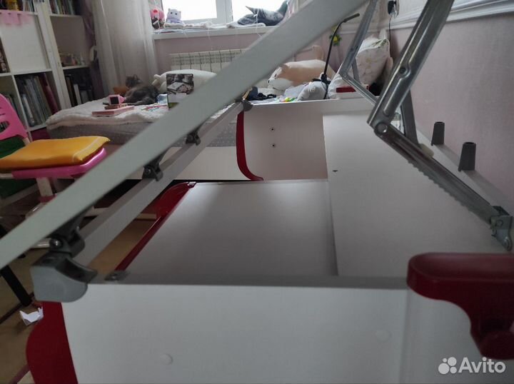 Стол регулируемый по высоте