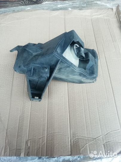 Противотуманная фара тойота виш 2007 год