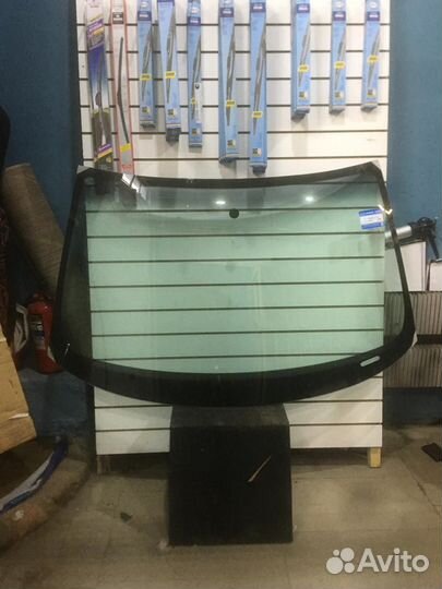 Лобовое стекло Ауди а1