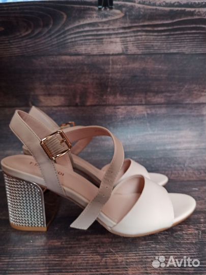 Босоножки женские 36 размер