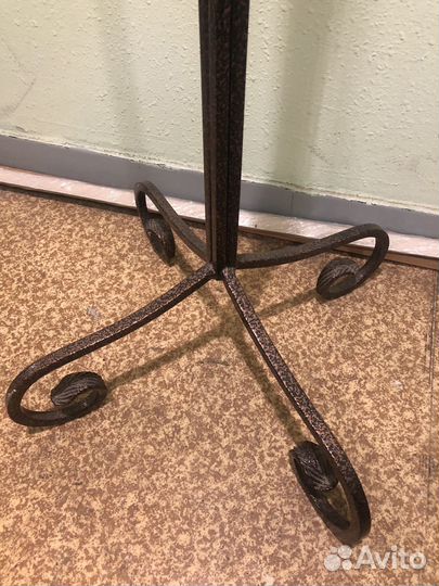 Вешалка напольная кованная