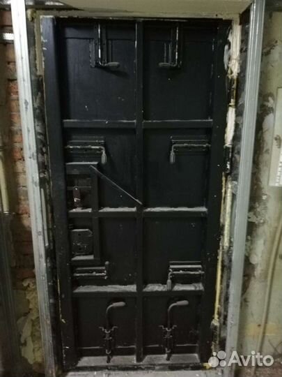 Металлическая дверь бу