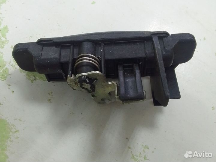 Ручка открывания багажника Mazda 3 BK