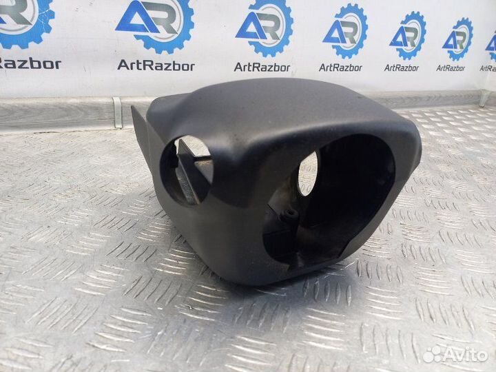 Кожух рулевой колонки Mitsubishi L200 KB 2.5 4D56