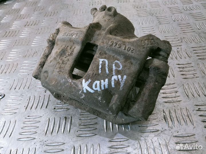 Передний правый суппорт Renault Kangoo 1