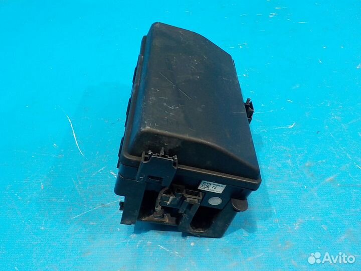 Блок предохранителей под капотом Chevrolet Cruze 2