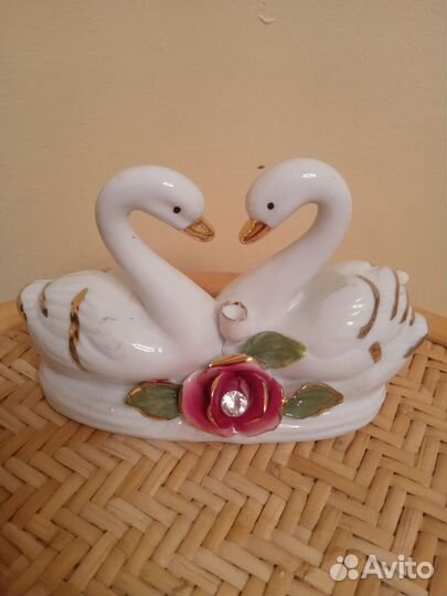 Лебеди. Фарфор