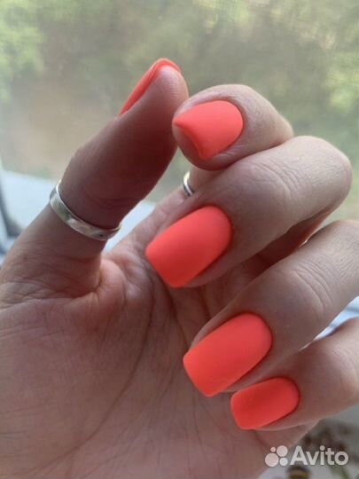 Маникюр и педикюр