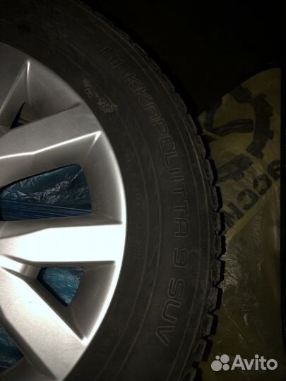 Комплект шипов. колес Nokian 235/65 r18 на Nissan