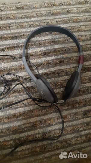 Проводные наушники