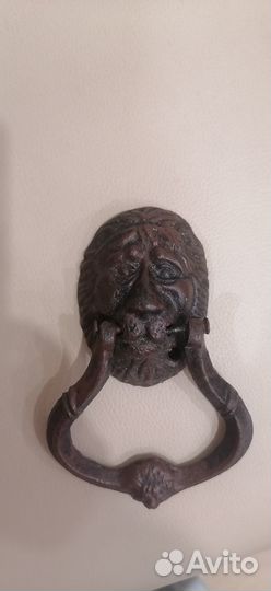 Дверная ручка в форме головы Льва