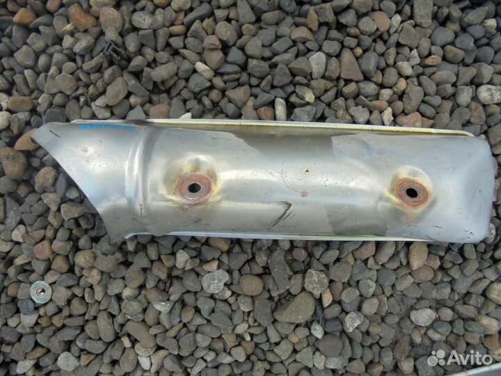 Кожух выпускного коллектора правый Honda Inspire