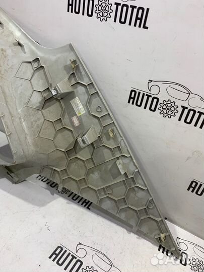 Накладка стойки задняя левая Volkswagen Polo cfna