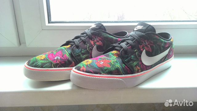 nike toki low txt