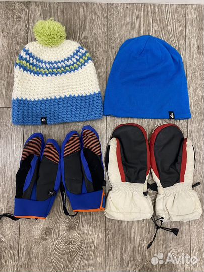 Шапка и перчатки Quicksilver