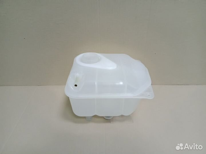 Бачок расширительный Audi 100 C4 (90-94), A6 C4