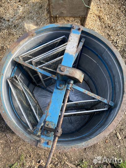 Медогонка 4 рамочная