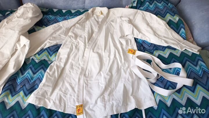 Кимоно белые красные синие новые