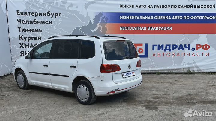 Кронштейн крепления крыла левый Volkswagen Touran