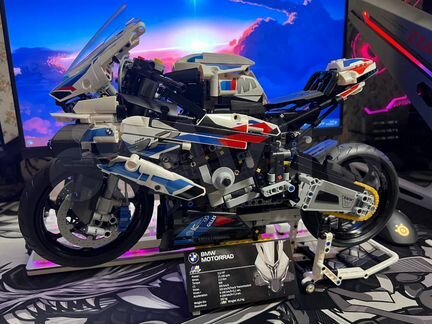 Конструктор Technic модель мотоцикла BMW M1000 RR