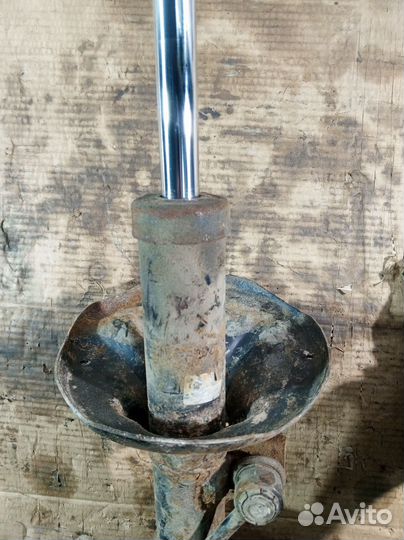 Амортизатор подвески Hyundai Santa Fe