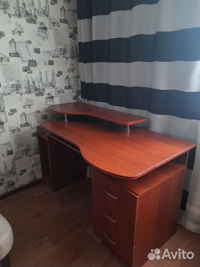 Компьютерный стол