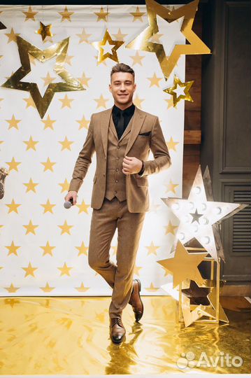 Ведущий на свадьбу