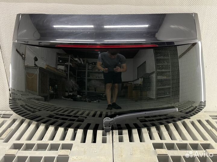 Стекло крышки багажника BMW F11