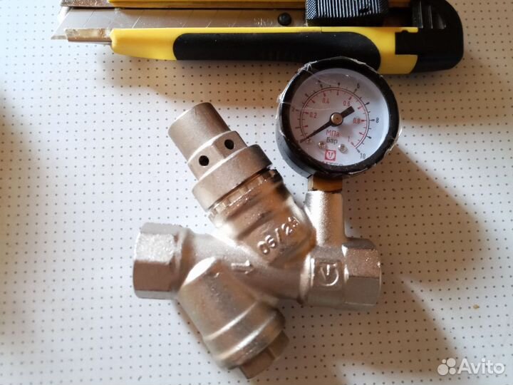 Редуктор давления воды